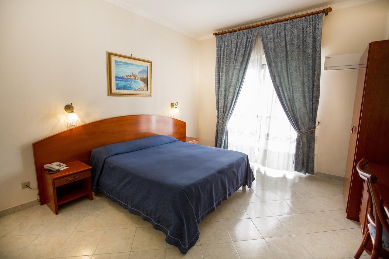 Hotel Mediterraneo Cefalù Εξωτερικό φωτογραφία